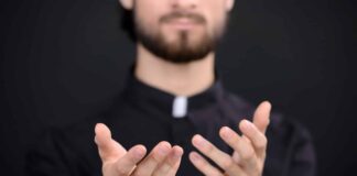 Kirchen fehlen bis 2030 rund 14.000 Pfarrer (Focus)