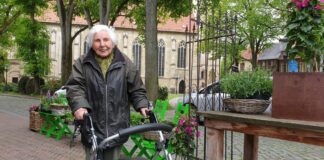 Mit Rollator: 97-Jährige auf Spenden-Marathon (pro) Marietheres Wübken.