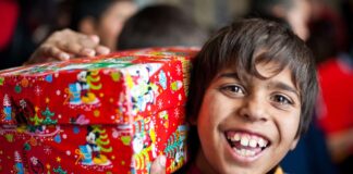 „Weihnachten im Schuhkarton“ : Aktion startet mit päpstlichem Segen