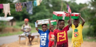 „Backen & Packen“ für „Weihnachten im Schuhkarton“