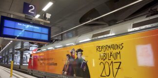Lok der Deutschen Bahn wirbt für Reformationsjubiläum