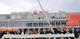Wenn Kunst zum Leben erwacht: Abendmahl am Tapeziertisch feiern