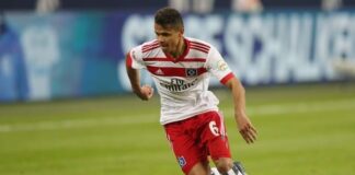 HSV-Fußballprofi Douglas Santos liest gern in der Bibel