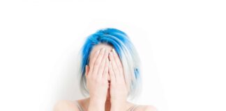 Blaue Haare für Verlierer: Pfarrer wetten um Wahlbeteiligung