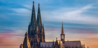 Turm des Kölner Doms öffnet wieder für Besucher