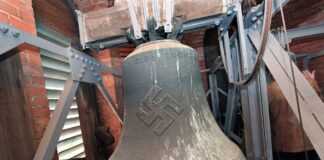 Wettbewerb: Künstler gestalten „Hakenkreuz-Glocke“ um