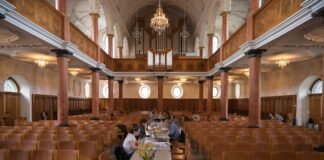 Warum diese Journalisten drei Tage in der Kirche arbeiten (pro)
