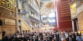 Erstes Freitagsgebet in der Hagia Sophia