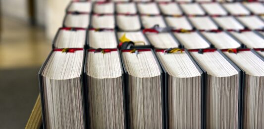 Mehrere Gesangbücher