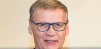 Günther Jauch bekennt sich zum Glauben Fernsehmoderator und Entertainer Günther Jauch