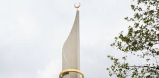 Köln: Gebetsrufe von Moscheen zugelassen Das Minarett der Kölner Moschee in Ehrenfeld.
