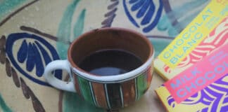 Forsche ich, ob es sich so verhält? Kaffeetasse