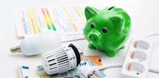 Für Gemeinden: Landeskirche veröffentlicht Energiespartipps Sparschwein und Euroscheine mit Streckdose