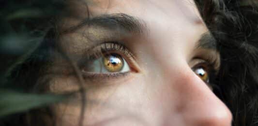 Angst Frau Gesicht Blick