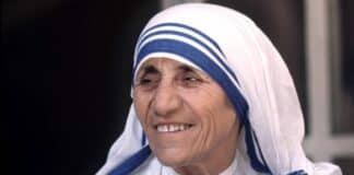 Mutter Teresa – Heilige oder gefallener Engel? Mutter Teresa Heilige Kritik