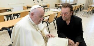 U2-Frontman Bono: „Ich glaube, dass Jesus der Sohn Gottes war“ Bono U2 Papst Franziskus Glaube Gott