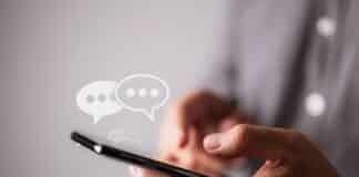 Chatten mit „Gott“ Smartphone Chat Nachricht