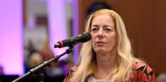 Theologin: Kirche braucht Persönlichkeiten, die Orientierung bieten Die Theologin Angela Rinn