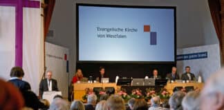 Präses-Wahl in Westfalen: Einziger Kandidat zieht zurück Synode der Westfälischen Kirche 2023