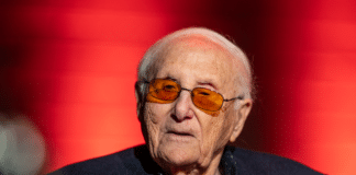 KZ-Überlebender sieht täglich seine Häftlingsnummer Albrecht Weinberg, Auschwitz-Überlebender