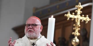 Papstwahl: „Man muss mit Überraschungen rechnen“ Kardinal Reinhard Marx hält eine Predigt.