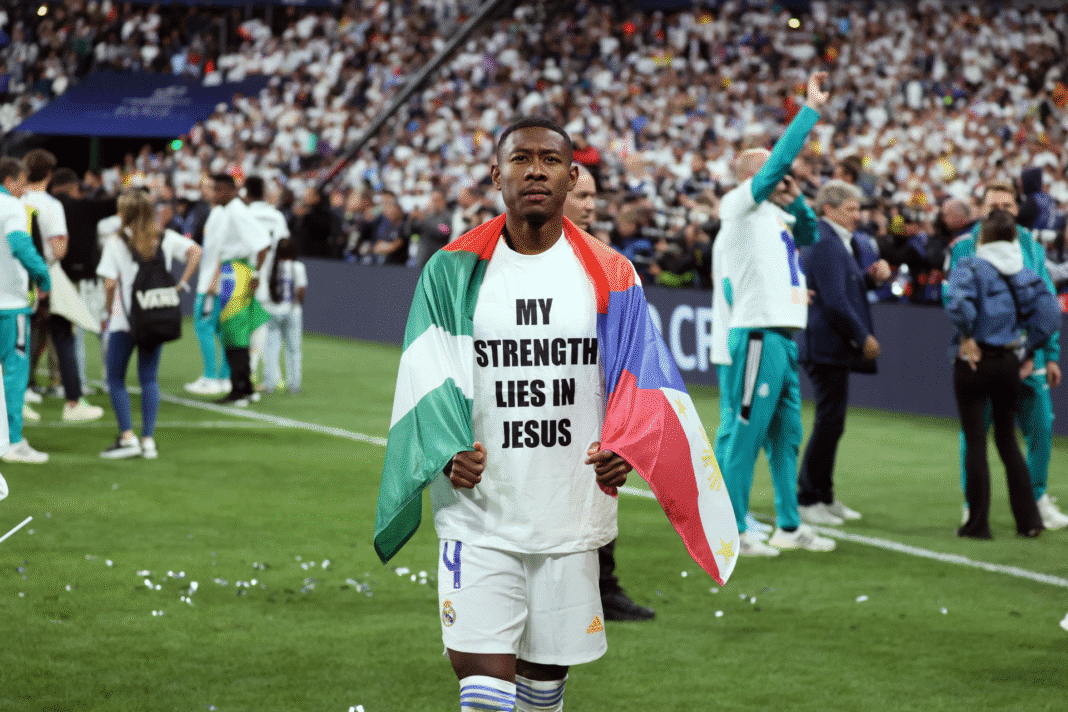 David Alaba nach dem Champions League-Sieg 2022 mit Real Madrid