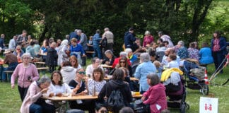 Über 1.000 Besucher beim Frühlingsmissionsfest Besucher auf dem Frühlingsmissionsfest 2025