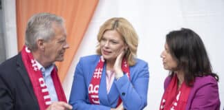 Darf Kirche politisch sein? Christian Wulff, Bundestagspräsidentin Julia Kloeckner und Anja Siegesmund, Präsidentin Deutscher Evangelischer Kirchentag