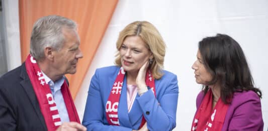 Christian Wulff, Bundestagspräsidentin Julia Kloeckner und Anja Siegesmund, Präsidentin Deutscher Evangelischer Kirchentag