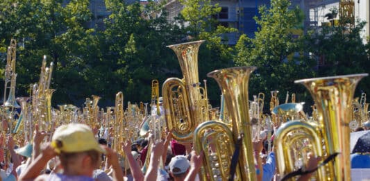 Über 7.000 Bläserinnen und Bläser spielten am Wochenende vor dem Ulmer Münster.