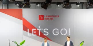 „Let’s go!“ – 5.300 Besucher beim Liebenzeller Herbstmissionsfest Marco Schoradt und Simon Frey moderierten beim Herbstmissionsfest der Liebenzeller Mission.