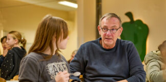 30 Jahre Hoffnung: Die ARCHE verändert Kinderleben Pastor Bernd Siggelkow in der ARCHE