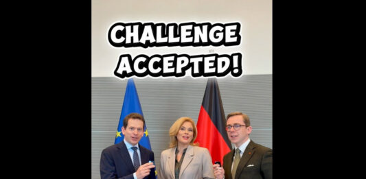 Politiker singen Choral Großer Gott, wir loben dich