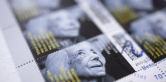 Margot Friedländer mit Sonderbriefmarke geehrt Sonderbriefmarke Margot Friedländer