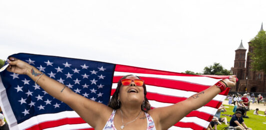 Teilnehmerin am Gebetstreffen 250 Jahre USA in Washington