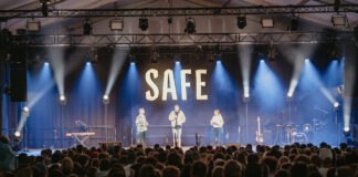 „Safe bei Gott“ – Teenagermissionstreffen macht Mut Bühnenprogramm beim Teenagermissionstreffen 2026