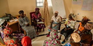 UN-Experten warnen vor Verfolgung von Christen in Nigeria Frauen bei einem Traumaseminar in Nigeria