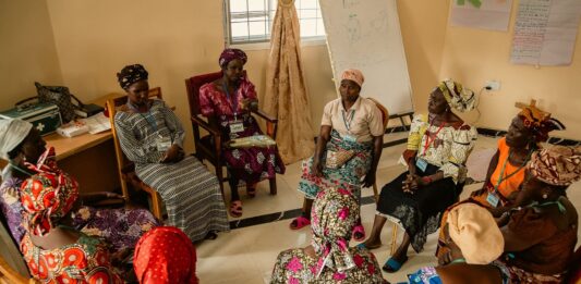 Frauen bei einem Traumaseminar in Nigeria