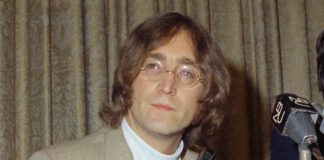 „Populärer als Jesus“ – Morddrohungen gegen die Beatles John Lennon in Farbe