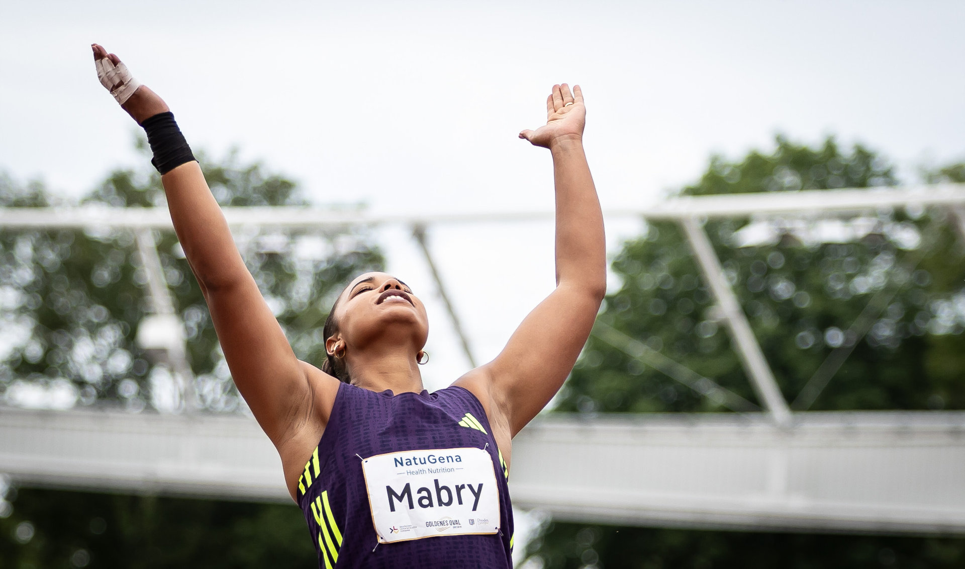 Kugelstoßerin Yemisi Mabry