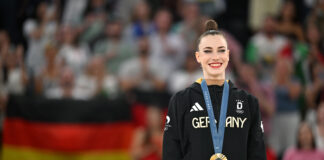 Olympiasiegerin Darja Varfolomeev: „Ich glaube, dass Gott mich begleitet“ Paris 2024 - Rhythmische Sportgymnastik Siegerehrung