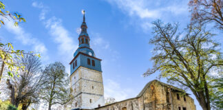 Thüringen: Kirchen stärken statt sparen Kirche in Bad Frankenhausen, Thüringen