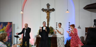 „Hier ist ein Mensch“ – Schlagergottesdienst trifft ins Herz Schlagergottesdienst
