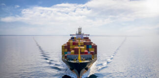 Nächstenliebe auf den Weltmeeren: 140 Jahre Deutsche Seemannsmission Luftbild eines Containerschiffs