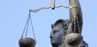 Islamistischer Terror: Bundesregierung plant Rechtsverschärfung Statue der Iustitia am Frankfurter Römer