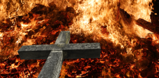 Tagesschau: Berichte über Brandanschläge auf Kirchen nicht belegbar? Steinkreuz im Feuer